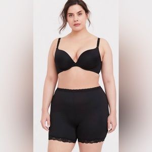 🆕❤️Torrid- Microfiber High-Rise Bike Short Panty in Black NWOT